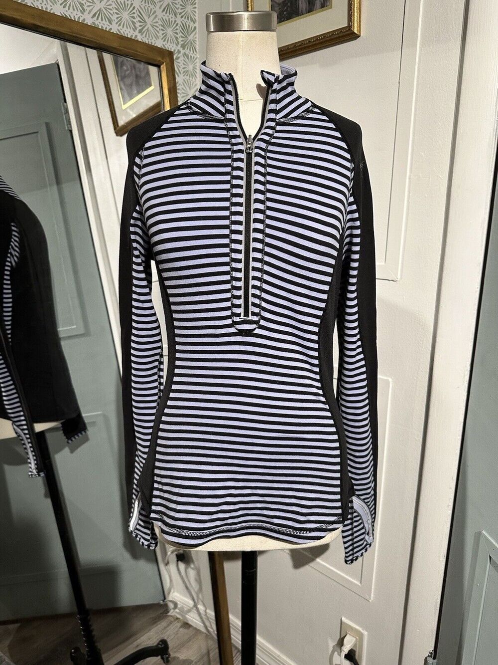 Lululemon Run U Turn 1/2 Zip Top Striped Long Sleeve Reversible Pullover Size 2